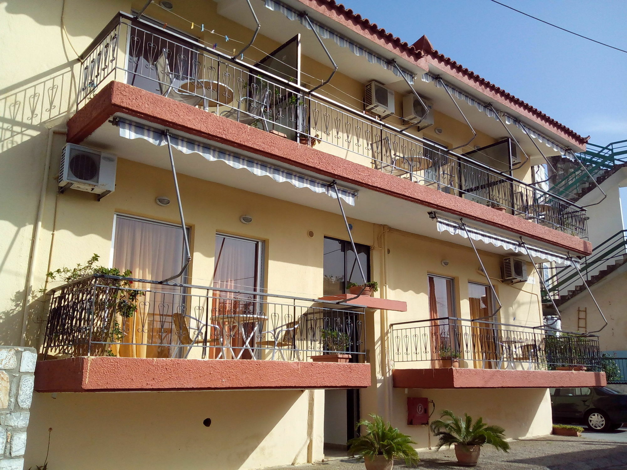 Katerina Apartments Kalamata Eksteriør billede