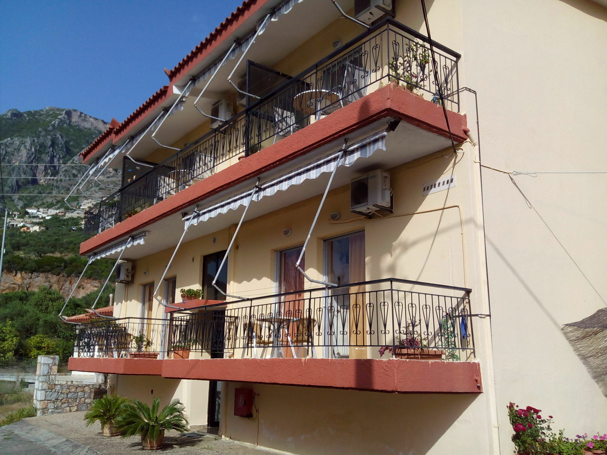Katerina Apartments Kalamata Eksteriør billede