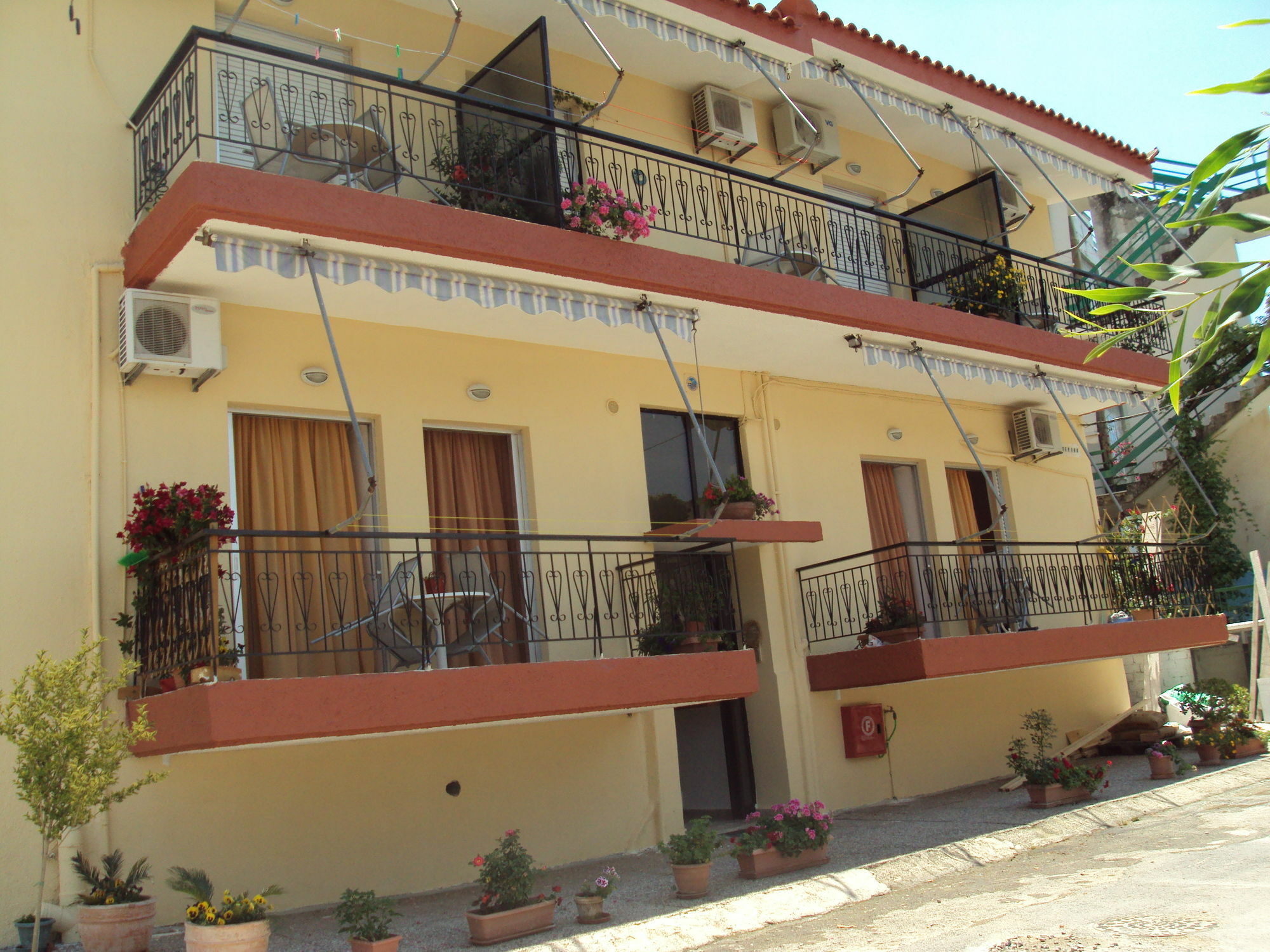 Katerina Apartments Kalamata Eksteriør billede